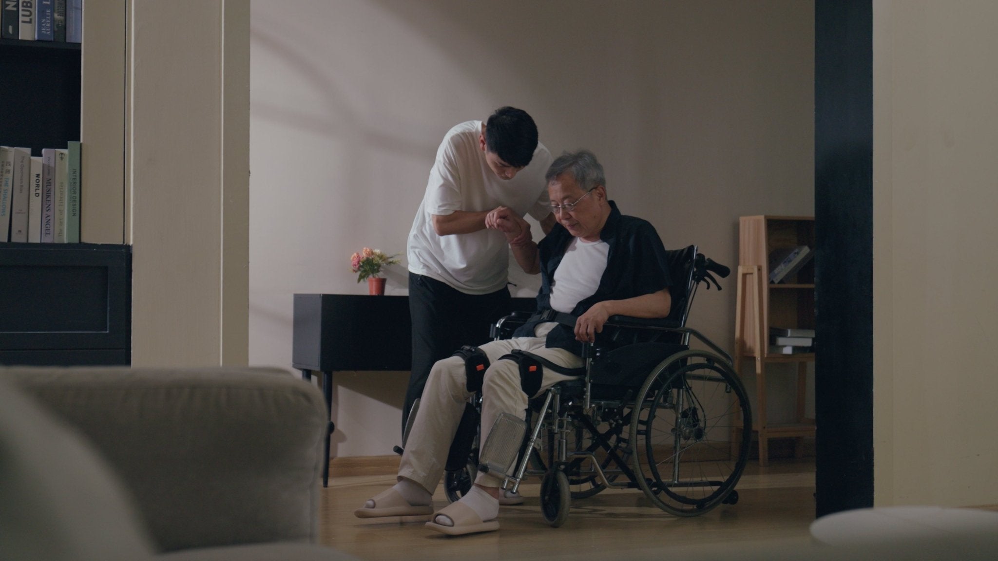 VIGX Ant - H1 Pro AI - Powered Wearable Exoskeleton Walking Assist Robot - kenqing