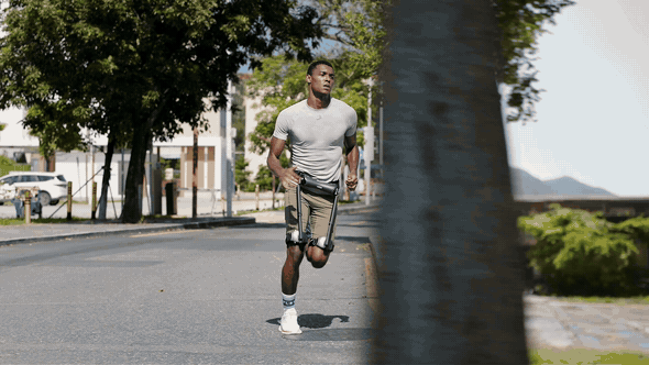 π6 X assisting a runner